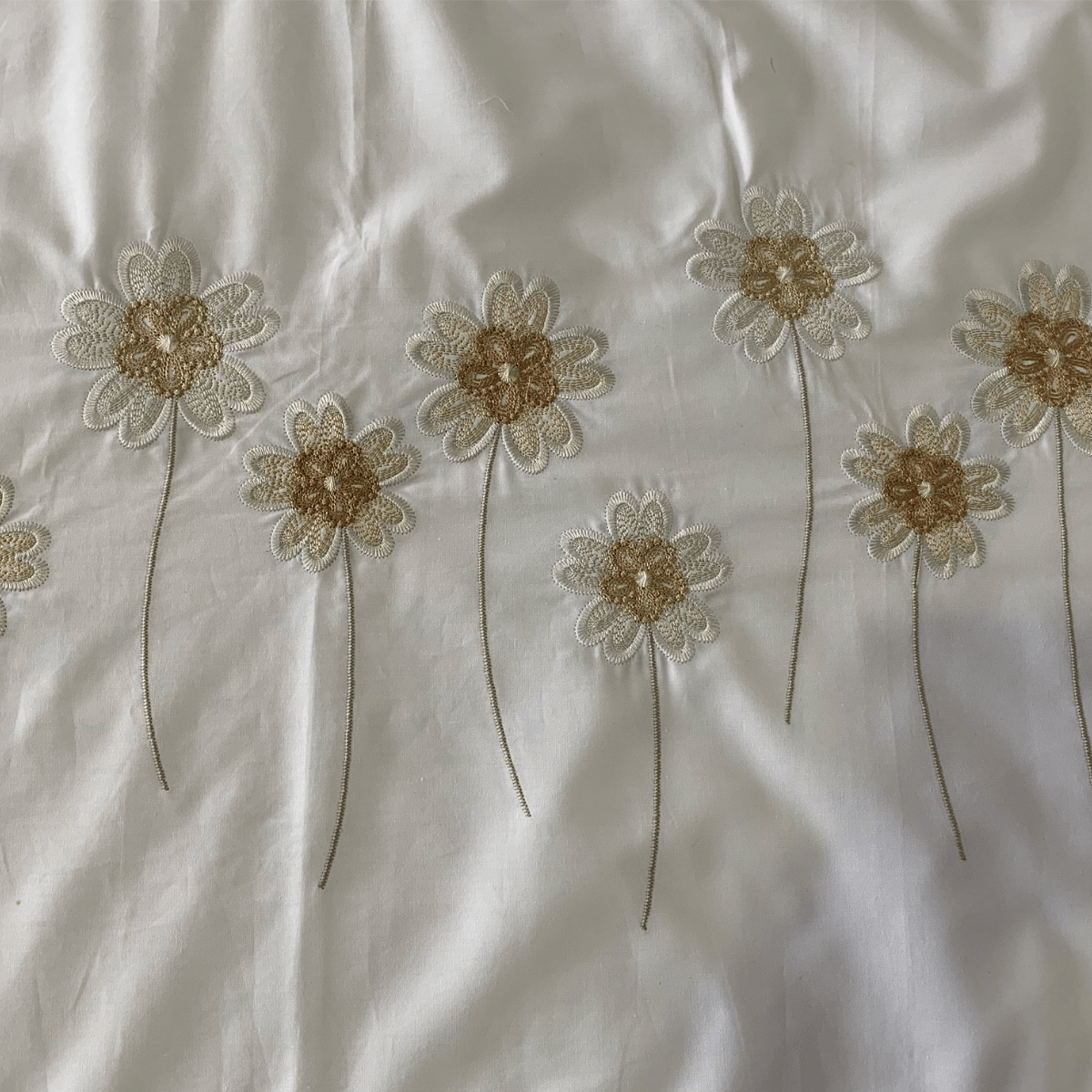 Duvet Cover • Embroidered • Small Daisy • 200T • 100% Cotton Percale • White - Image 2