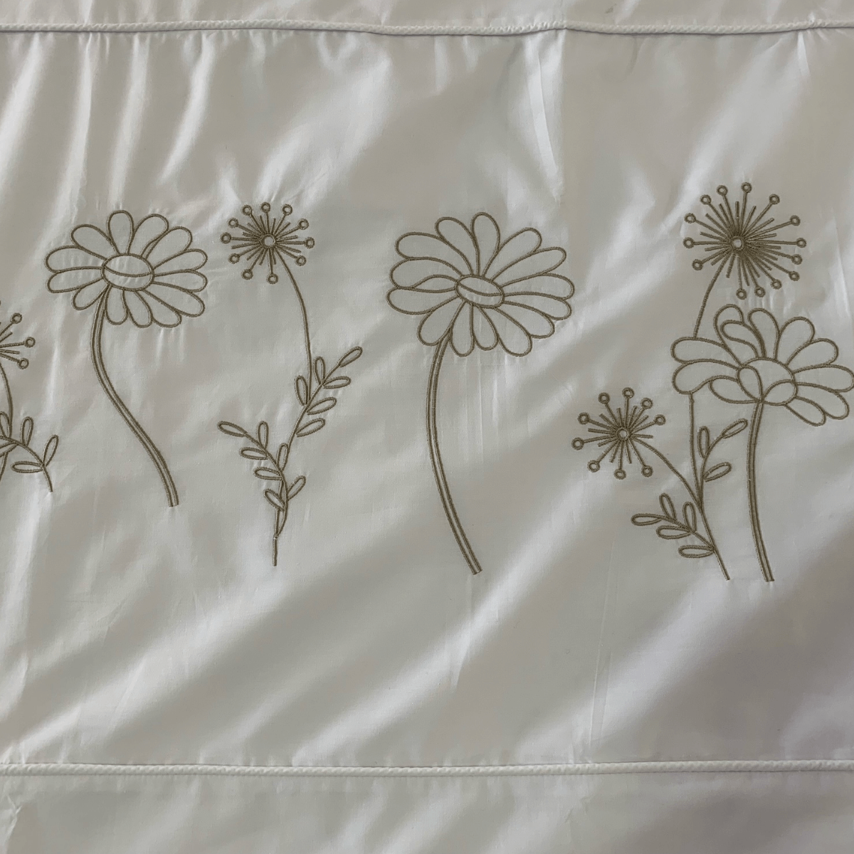 Duvet Cover • Embroidered • Modern Daisy • 200T • 100% Cotton Percale • White - Image 3