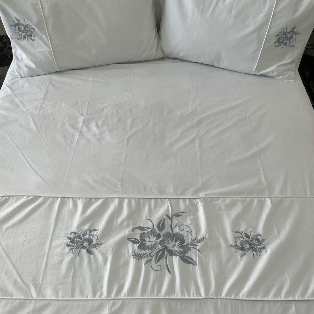 Duvet Cover • Embroidered • Flower • 200T • 100% Cotton Percale • White